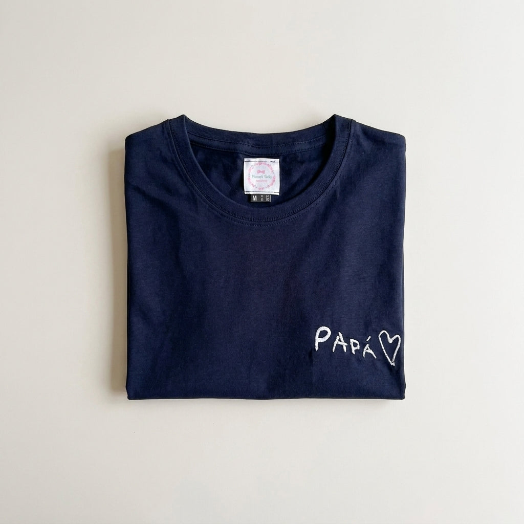 Camiseta con la letra de tu peque bordada