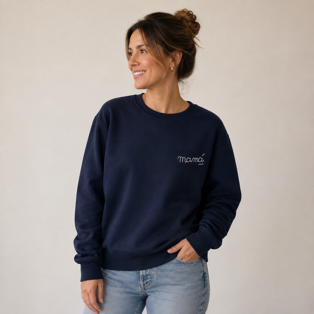 Sudadera con la letra de tu peque bordada