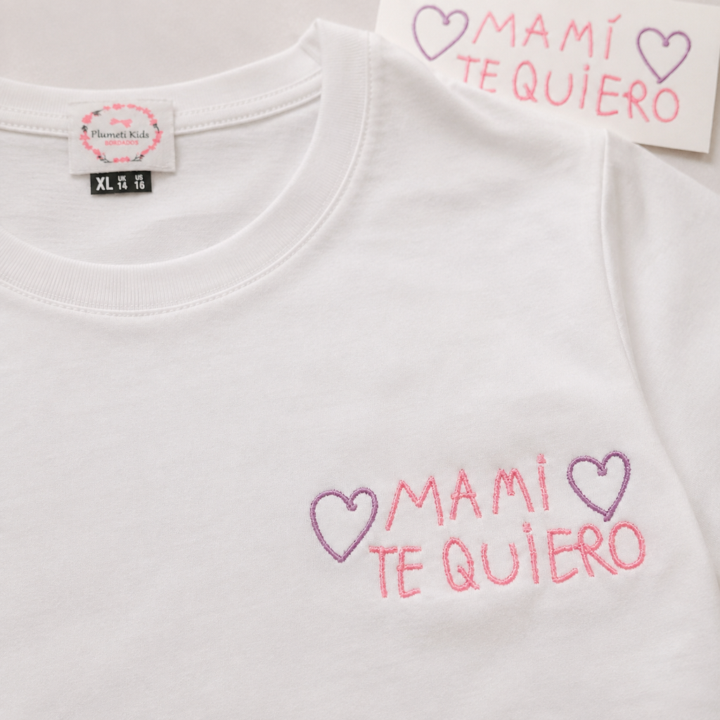 Camiseta con la letra de tu peque bordada