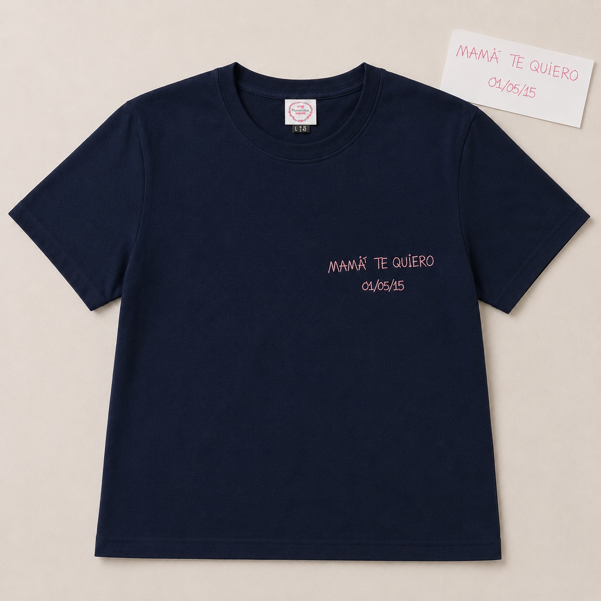 Camiseta con la letra de tu peque bordada