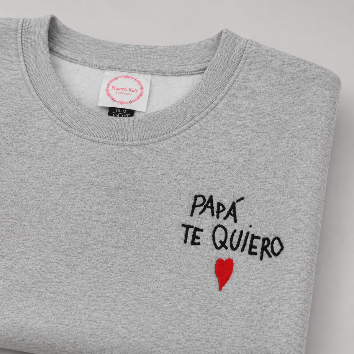 Sudadera con la letra de tu peque bordada